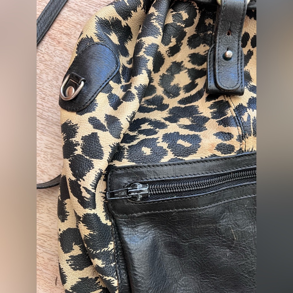 Furla suede leather leopard and black backpack - Picture 5 of 14